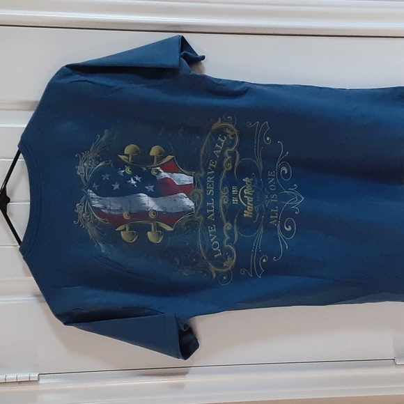 Hard Rock Cafe Tops - Hard Rock Cafe San Francisco "LOVE ALL SERVE ALL" Graphic Tee